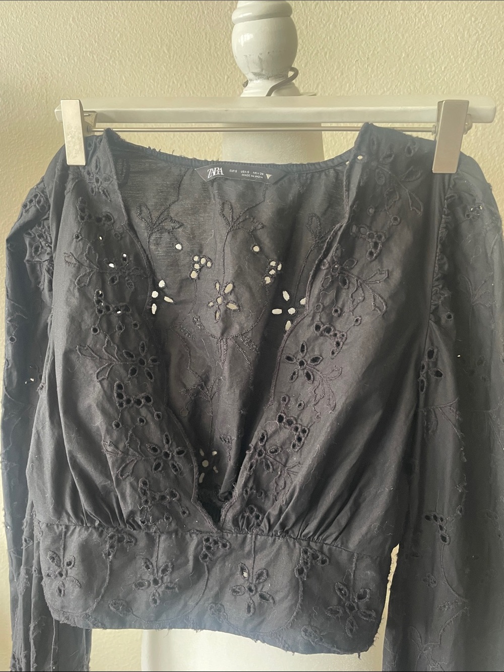 ZARA Black Eyelet V-Neck Cropped Blouse - Picture 7 of 12
